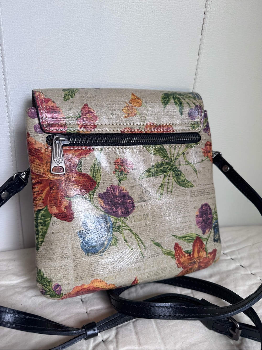 Patricia Nash Crossbody Bag in Parisian Newspaper Print - Picture 2 of 7
